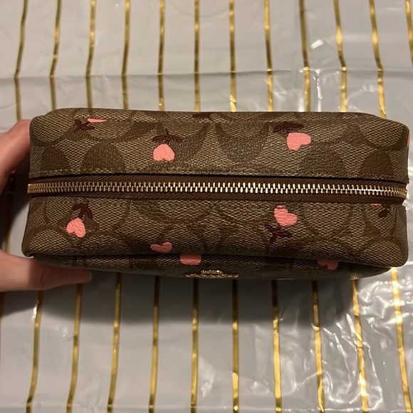 COACH♥️MAKEUP/UTILITY BAG!! - Picture 2 of 6